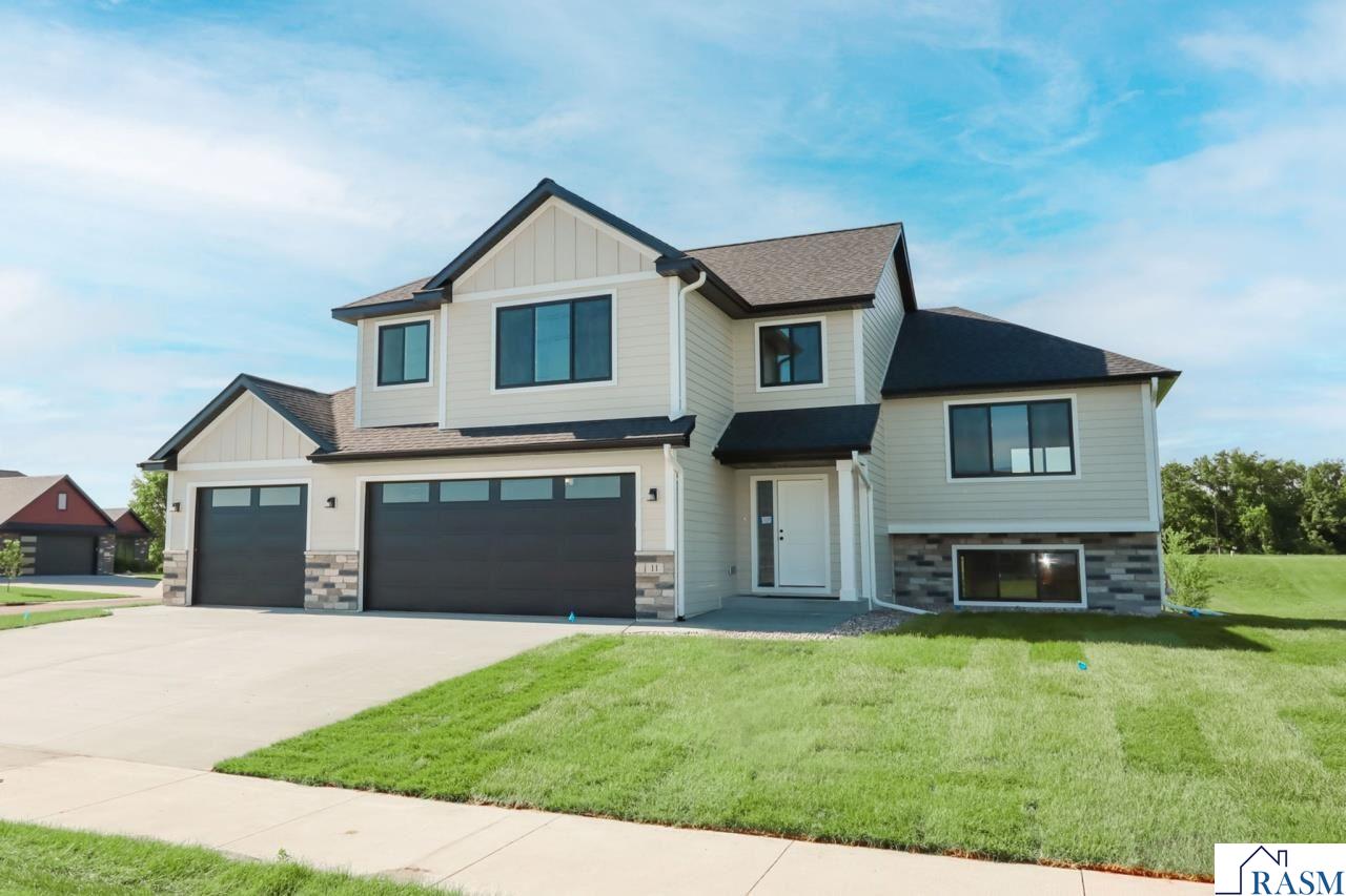 11 Sunset Court North Mankato MN 56003