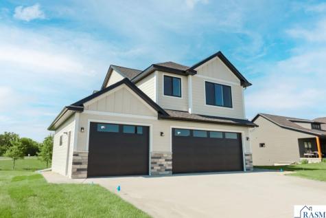 11 Sunset Court North Mankato MN 56003