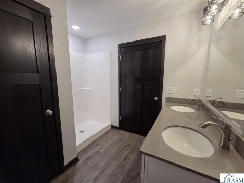 204 Barony Road Le Sueur MN 56058-2075