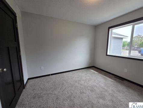 204 Barony Road Le Sueur MN 56058-2075