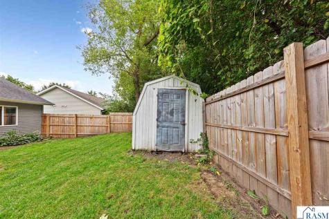 214 Rogers Street Mankato MN 56001