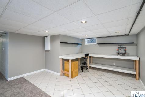 914 N 5th Street St. Peter MN 56082