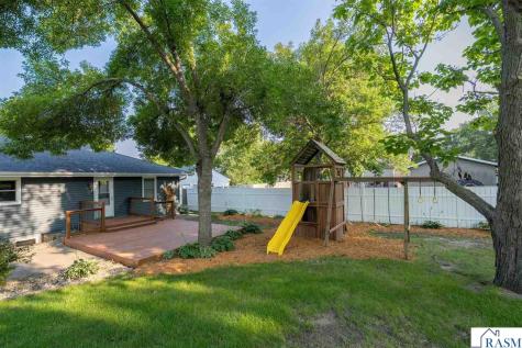 914 N 5th Street St. Peter MN 56082