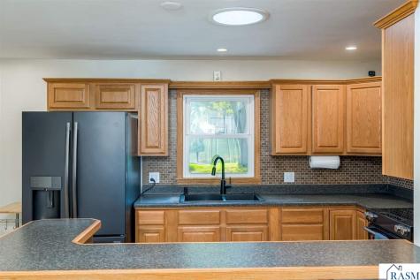 914 N 5th Street St. Peter MN 56082