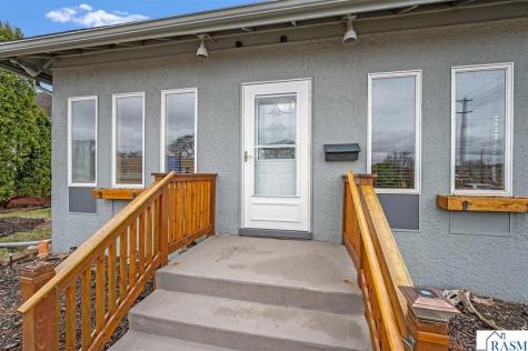 1023 S Front Street Mankato MN 55001