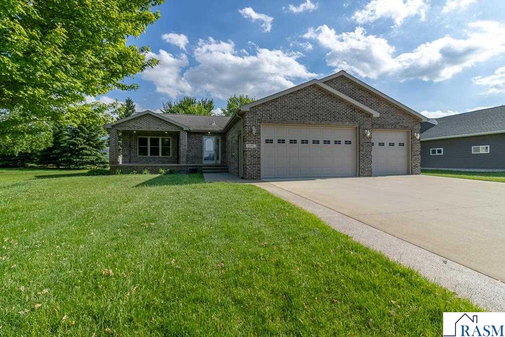 12991 Meadow Creek Drive New Ulm MN 56073