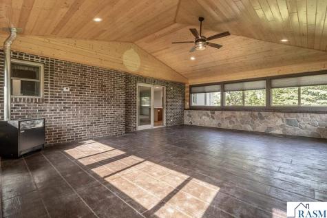 12991 Meadow Creek Drive New Ulm MN 56073