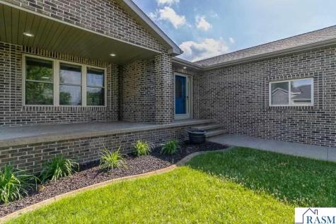 12991 Meadow Creek Drive New Ulm MN 56073