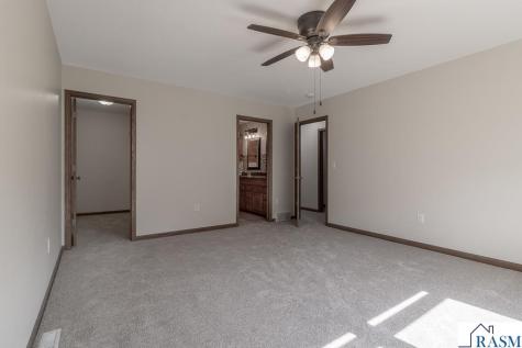 12991 Meadow Creek Drive New Ulm MN 56073