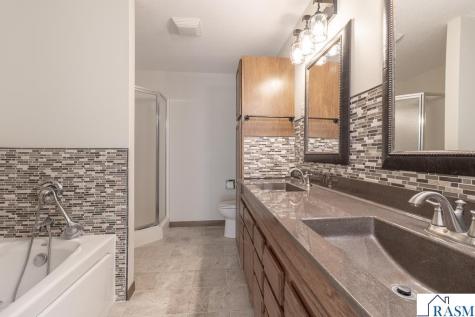12991 Meadow Creek Drive New Ulm MN 56073
