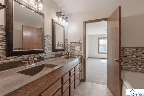 12991 Meadow Creek Drive New Ulm MN 56073