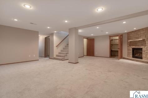 12991 Meadow Creek Drive New Ulm MN 56073