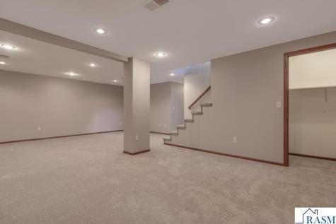12991 Meadow Creek Drive New Ulm MN 56073