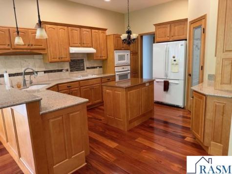 421 Diamond Creek Road Mankato MN 56001