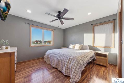 216 Grovebrook Circle Mankato MN 56001