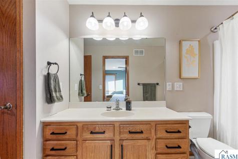 216 Grovebrook Circle Mankato MN 56001