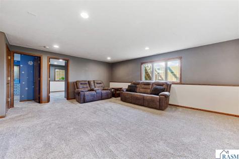 216 Grovebrook Circle Mankato MN 56001