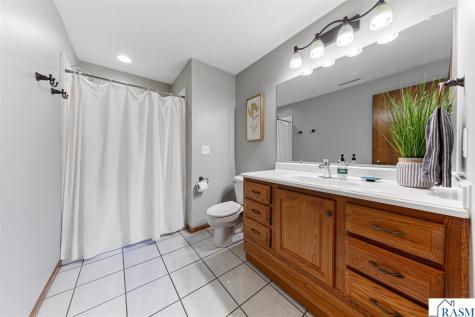 216 Grovebrook Circle Mankato MN 56001