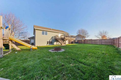 216 Grovebrook Circle Mankato MN 56001