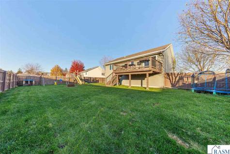 216 Grovebrook Circle Mankato MN 56001