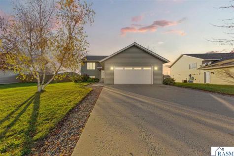 216 Grovebrook Circle Mankato MN 56001