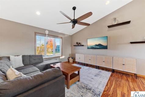 216 Grovebrook Circle Mankato MN 56001