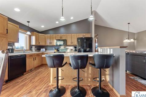 216 Grovebrook Circle Mankato MN 56001