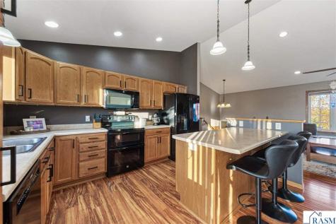 216 Grovebrook Circle Mankato MN 56001