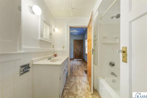 251 N Lincoln Street Lake Crystal MN 56055