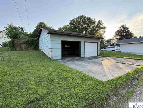 904 N German Street New Ulm MN 56073