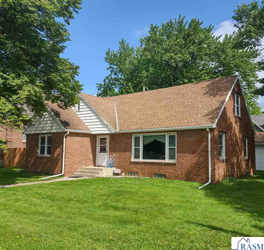 302 W Main Street Ceylon MN 56121