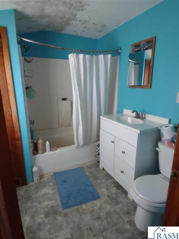 302 W Main Street Ceylon MN 56121