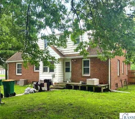 302 W Main Street Ceylon MN 56121