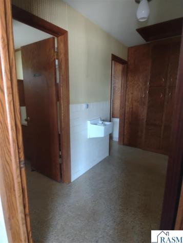 302 W Main Street Ceylon MN 56121