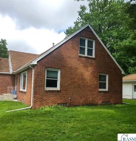 302 W Main Street Ceylon MN 56121