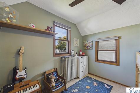 75 Geranium W Avenue St. Paul MN 55117-4906