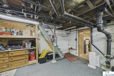 75 Geranium W Avenue St. Paul MN 55117-4906