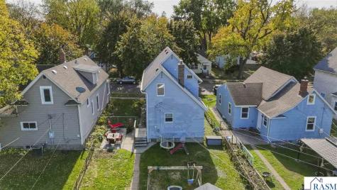 75 Geranium W Avenue St. Paul MN 55117-4906