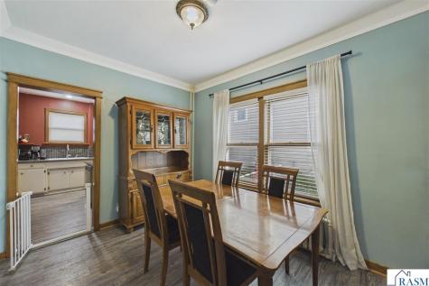75 Geranium W Avenue St. Paul MN 55117-4906