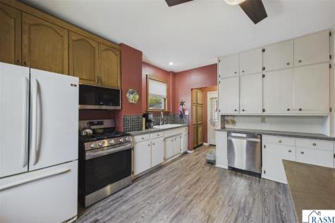 75 Geranium W Avenue St. Paul MN 55117-4906