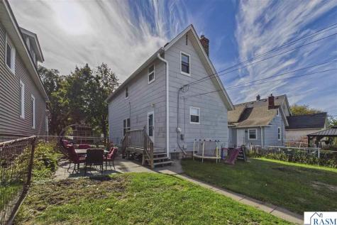 75 Geranium W Avenue St. Paul MN 55117-4906