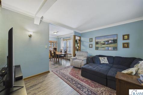 75 Geranium W Avenue St. Paul MN 55117-4906