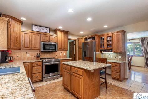 180 Joray Drive Mankato MN 56001