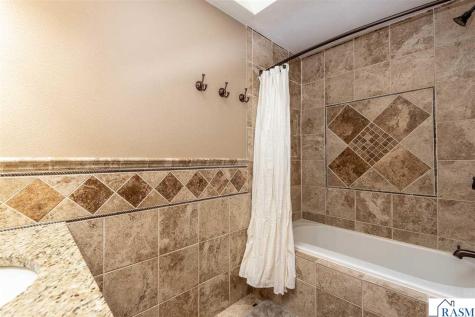 180 Joray Drive Mankato MN 56001