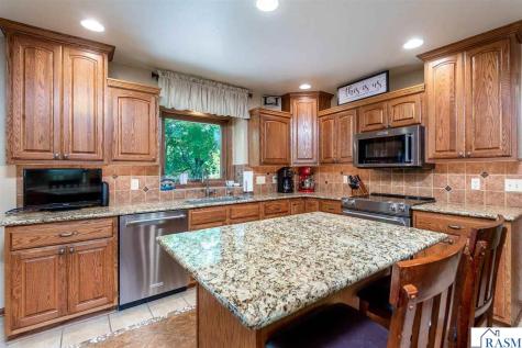 180 Joray Drive Mankato MN 56001