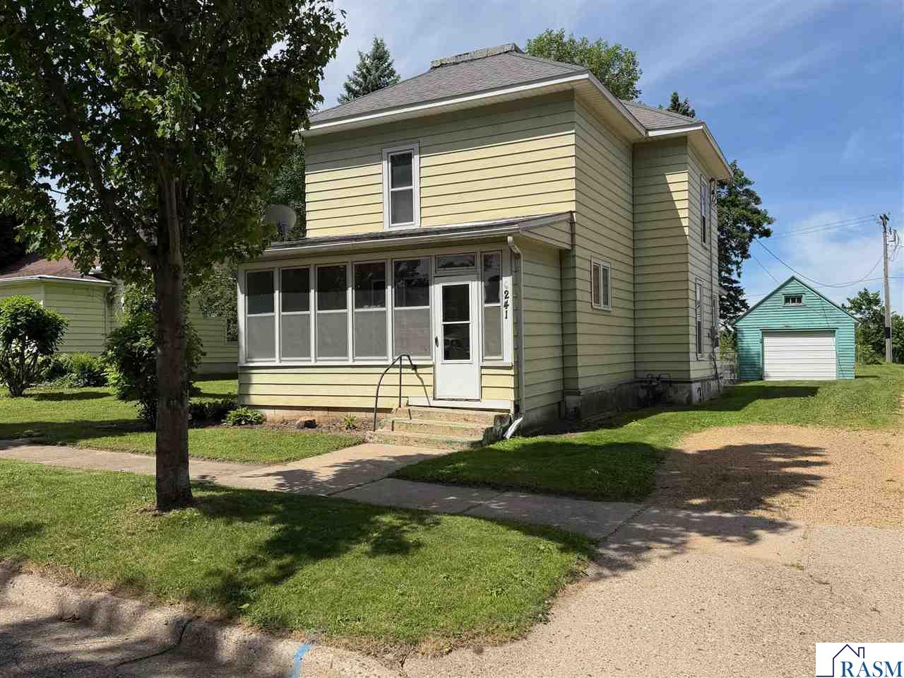 241 N Hunt Street Lake Crystal MN 56055