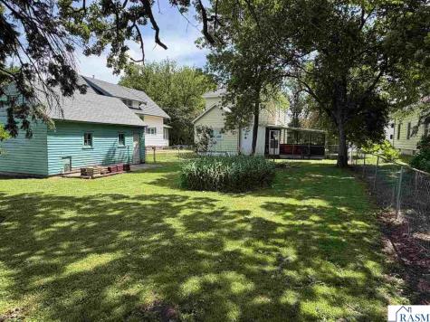 241 N Hunt Street Lake Crystal MN 56055