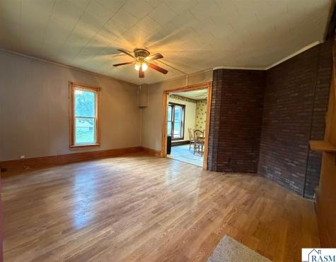 241 N Hunt Street Lake Crystal MN 56055