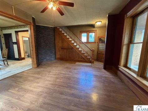 241 N Hunt Street Lake Crystal MN 56055