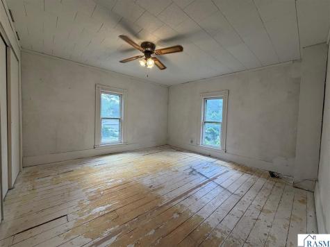 241 N Hunt Street Lake Crystal MN 56055